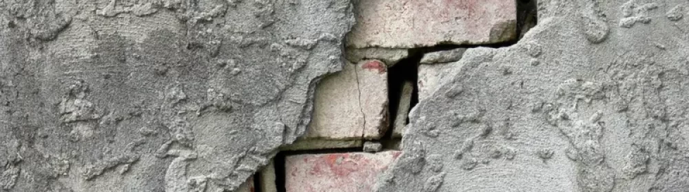 _90944479_rajaduraenpared.jpg _90944479_rajaduraenpared.jpg
